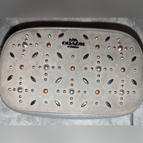 COACH Prairie Rivet Double Zip Suede Crossbody Clutch HEATHER GREY VGUC - Picture 13 of 15